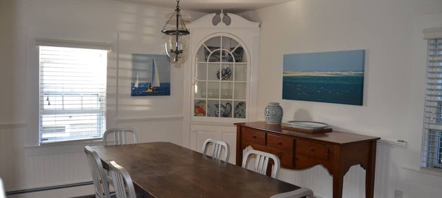 Quaint & Cozy Downtown Chatham Home, Walk to Town and Beaches in Chatham