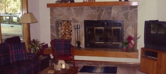 BEAUTIFUL, SPACIOUS NORTH-END HOME, HOT TUB, A C, WI-FI, BIKES, DCCA#603 in Sunriver
