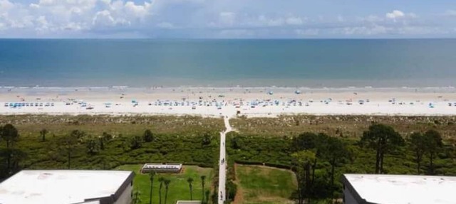 Stunning Oceanview Luxury Remodel, Bikes Included! in Hilton Head Island