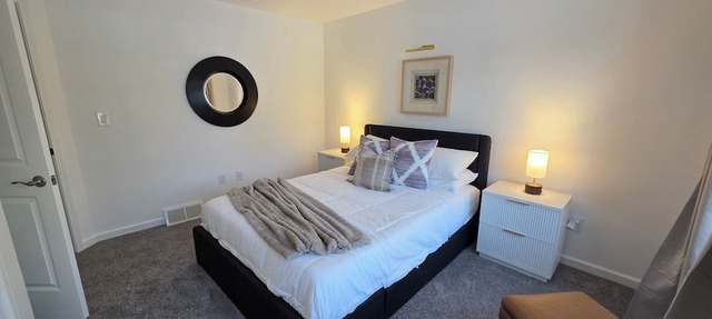 Private Spa House 3BDR; Hot Tub + 2 Saunas + Cold Plunge + Massage chair+ EV in Half Moon