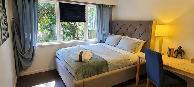 Enjoy in peace and a natural garden during your stay in West Vancouver