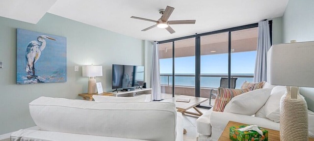🩱CBC 1-15C – Pool, hot tub, beach front, gym, pickleball! in Clearwater Beach