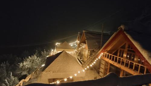 Parvati valley cottages & cafe in Tosh
