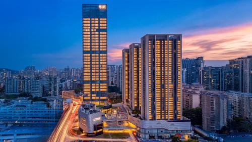 丽途国际公寓广州江南西燕岗地铁站店 in Guangzhou