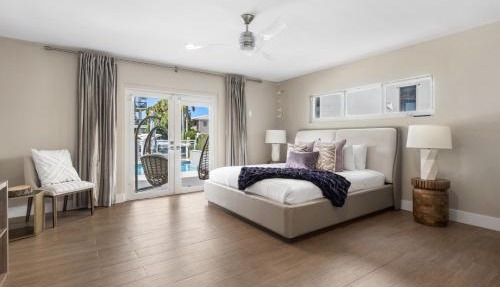 Villa Seminole Luxurious Waterfront Retreat with Pool Gym Hot Tub in Fort Lauderdale