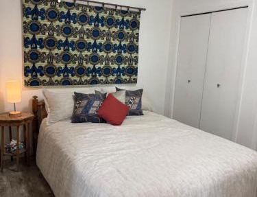 Cozy 1 br apartment in Old Town by lake in Yellowknife