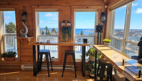 Panoramic Sunrise House in Terence Bay