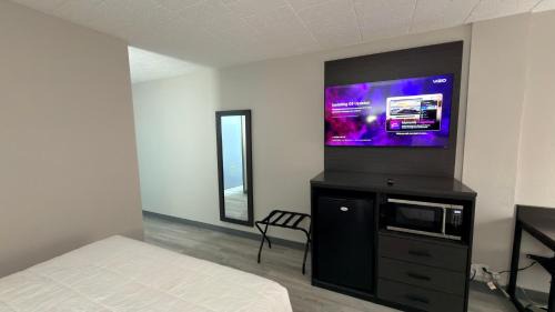 Ramada by Wyndham New Kensington in New Kensington