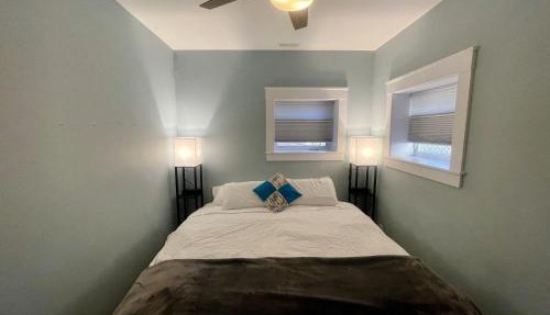 Long Lake Getaway - Modern, Quiet Accessible Suite, No Stairs or Steps, includes Washer & Dryer with Xbox and Switch 2 for entertainment in Halifax
