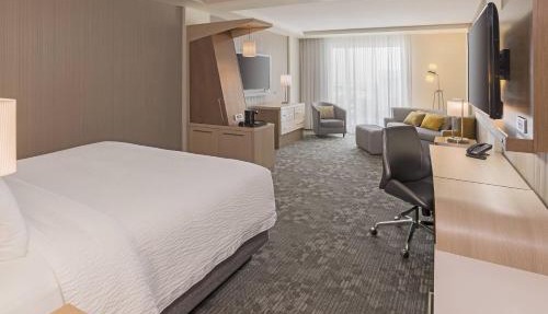 Courtyard by Marriott Burlington-Oakville in Burlington